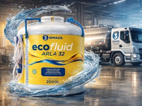 Contentor de ARLA 32 EcoFluid e caminhão-tanque da Três Irmãos
